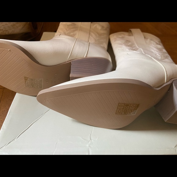 Sephira Heeled Western Boot - Picture 6 of 7